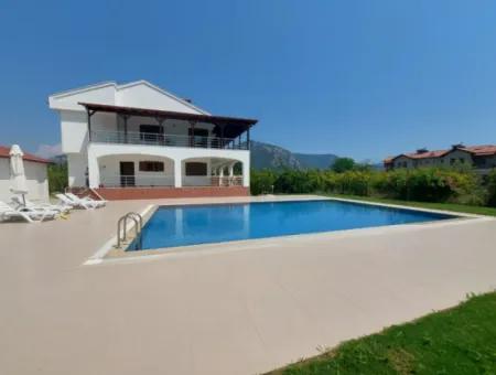 Mugla Dalyanda 7 500 M2 Nar Bahçesinde 5+1 Yüzme Havuzlu Lüks Tripleks Satılık