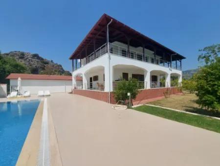 Mugla Dalyanda 7 500 M2 Nar Bahçesinde 5+1 Yüzme Havuzlu Lüks Tripleks Satılık