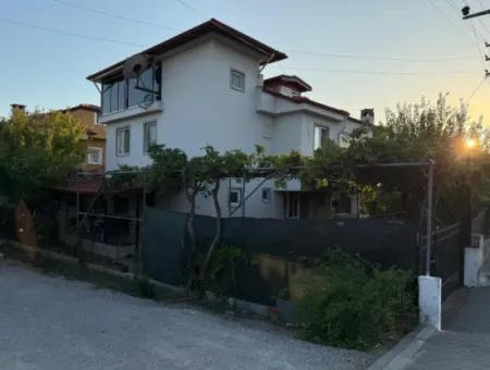 Ortacada Dalyan Yoluna Sıfır Müstakil 2,5 Katlı Bina Satılık.