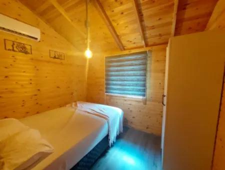 Muğla Ortaca Gökbel  Doga İçinde  Yüzme Havuzlu 1+1 Ahşap Eşyalı Bungalov Kiralık