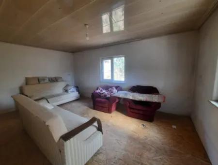 Çameli Kızılyakada 5 000 M2 Müstakil Arazide 2+1  Ev Ve  200 M2  Ahır Satılık