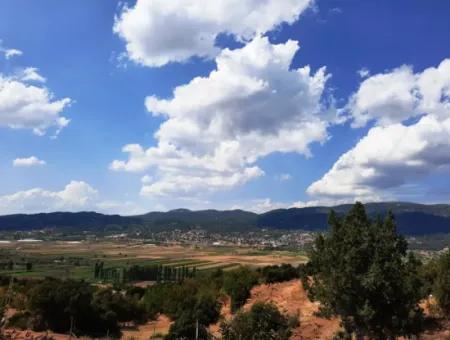 Çameli Kızılyakada 5 000 M2 Müstakil Arazide 2+1  Ev Ve  200 M2  Ahır Satılık