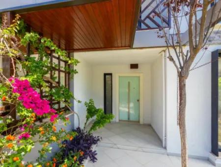 Dalyan Da Yüzme Havuzlu Eşyalı Lüks Villa 6 Aylık Kiralık